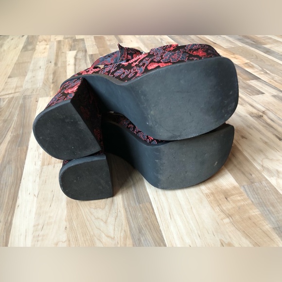 Platform Heels - Picture 9 of 9